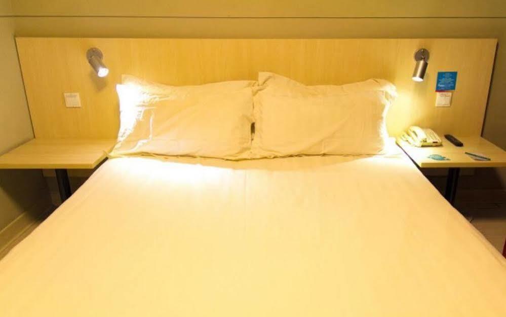 Jinjiang Binzhou Huanghe 4Th Road Hotel Esterno foto