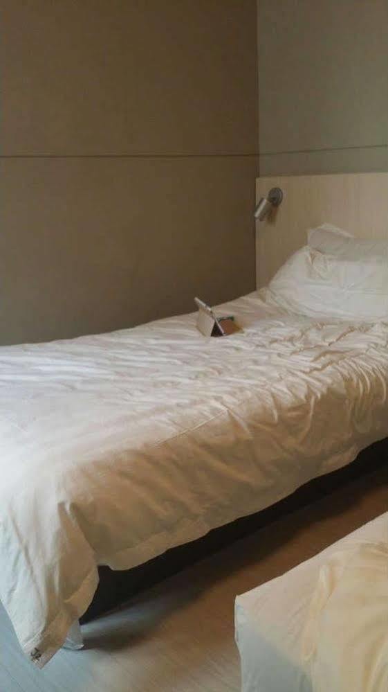 Jinjiang Binzhou Huanghe 4Th Road Hotel Esterno foto